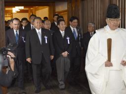 安倍自民党総裁が靖国神社参拝を強行