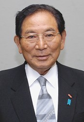 田中法相が退院