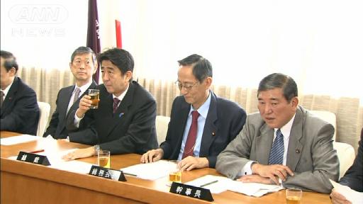 自民は審議拒否に迷い 批判恐れ方針転換検討