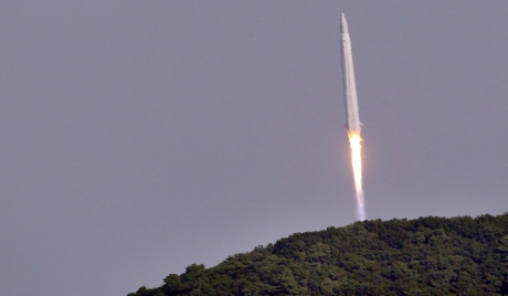 韓国ロケット打ち上げ延期 ガス注入口に異常