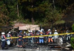 住宅火災で２人死亡 「灯油かけられた」