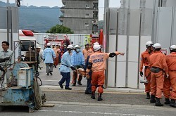 生き埋め:下水道工事の作業員２人 救出作業難航 高知