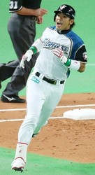 日本シリーズ:日ハム４点リードで終盤に 阿部、途中交代