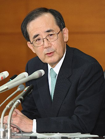 「一体でデフレ脱却目指す」政府と日銀が共同文書