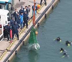 尼崎連続変死:ドラム缶の遺体は５４歳の男性か