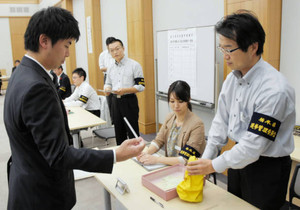 栃木県知事選に２人届け出