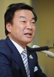 都知事選:松沢前神奈川知事が立候補表明