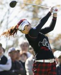 女子ゴルフ:イ・ボミ優勝 有村とのプレーオフ制す