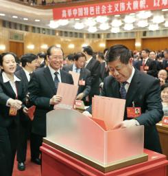 中国共産党、胡総書記ら７人引退 習指導部発足へ