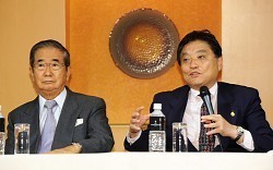 日本維新の会:橋下代表 石原慎太郎氏と会談 連携巡り