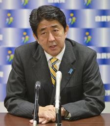 首相、第三極を「野合」批判 自民・安倍氏は「政権奪還」強調