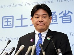 羽田国交相:くら替え断念 民主の「脱世襲」受け