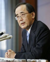 日銀の独立性尊重を＝３％の物価目標は非現実的―白川総裁