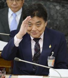 減税・小林氏が離党届