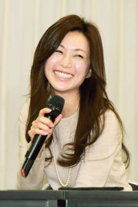 酒井法子さん復帰会見 今の職業は「女優業です」