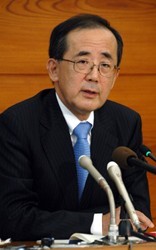 白川・日銀総裁:「政府や民間の成長努力重要」