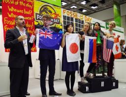 ＣＯＰ１８:日本、支援ＰＲが…思惑外れ質問攻め 「温暖化対策後ろ向き」