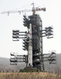 【北ミサイル発射予告】 飛行経路判明 「衛星カバーも落下」 北朝鮮、３カ所を通告