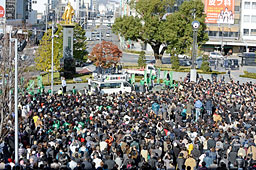 ２０１２衆院選:「維新こそ改革可能」 橋下氏、街頭演説−−ＪＲ長野駅 ／長野