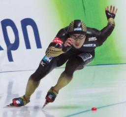 スケート男子、加藤が今季２勝目 ５００ｍ、女子は小平３位