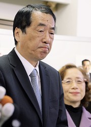 衆院選:菅氏「最後の最後、執念」 離党者には恨み節