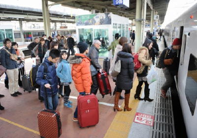 Ｕターンラッシュ、一時東名５０キロ超渋滞