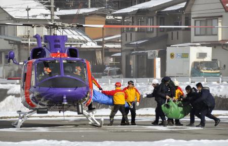 冬山遭難、男性の死亡確認 ９人連絡取れず捜索