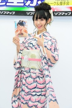 小池里奈 腹痛でまさかの寝正月！ハワイは「恋人より家族と行きたい」