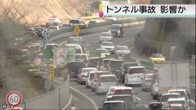 年末年始１キロ以上渋滞１５回 四国の高速