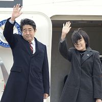 安倍首相、東南アジア３か国への初外遊に出発