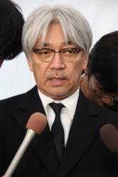 「今あるのは大島渚監督のおかげ」 坂本龍一、告別式で感謝の弔辞