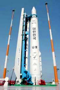 韓国、初の宇宙ロケット「羅老」打ち上げ