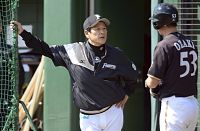 侍ジャパン浩二監督が主砲候補・中田を視察