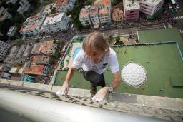 仏のクモ男、ホテル登頂に成功 キューバの２７階建て