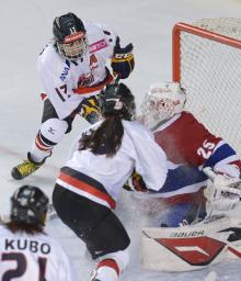 日本、０―３からノルウェーに逆転勝ち ＩＨ女子五輪最終予選