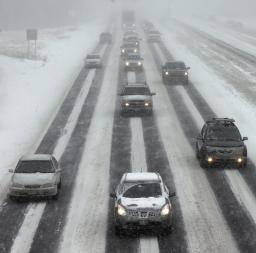 米北東部に猛吹雪、３５万戸停電 ４千便欠航、非常事態宣言