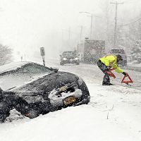 米、カナダで暴風雪…５人死亡・６５万世帯停電