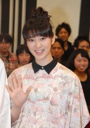 武井咲を分析…忙しさは普通の１９歳の５倍