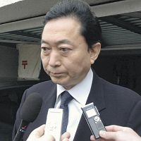 由紀夫氏憔悴「母いなければ、民主なかった」