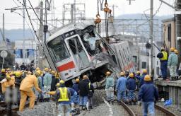 山陽電鉄踏切事故で夜通し復旧…13日夕方以降再開