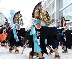 八戸えんぶり:開幕 「一斉摺り」で熱こもる舞 ／青森