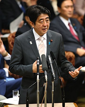 安倍首相、にじむ前向き姿勢＝ＴＰＰ「国益確保に全力」