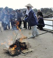 春のお目覚め、まもなく 岡山後楽園で「こも焼き」