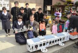 ミニ「たま電車」出発進行 和歌山工業高生１０カ月かけ手作り