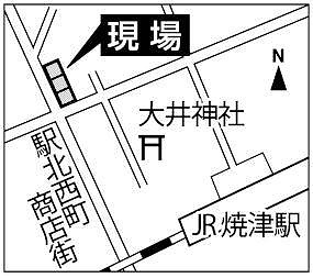 焼津で火災、２人死亡 店舗など３棟全焼