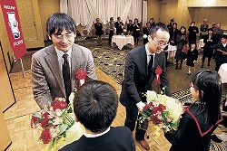 渡辺が勝ち、１勝１敗＝将棋棋王戦