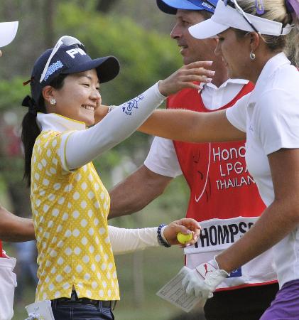 藍、２１位 昨季賞金女王・朴仁妃が通算４勝目