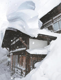 青森・酸ヶ湯、積雪５５６センチ 国内記録また更新