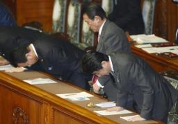 補正、解けた「ねじれ」＝政権高揚、民主は動揺