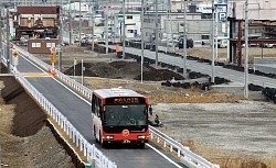 ＪＲ大船渡線:地域の「足」ようやく ＢＲＴ運行始まる